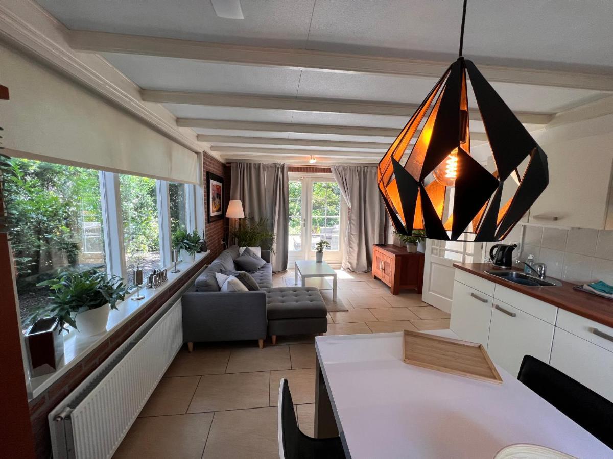 Free Standing Vacation House Garden, Private Jacuzzi, Veluwe Woods Apartment Voorthuizen Bagian luar foto
